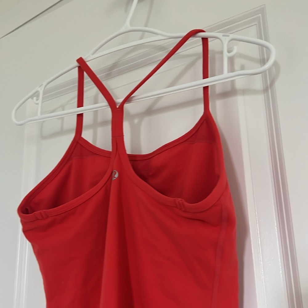 Red top - Picture 5 of 7